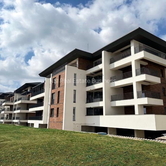 2 camere | 65 mpu + 14 mp terasa intima cu Vedere la Lac | Parc privat | - 2