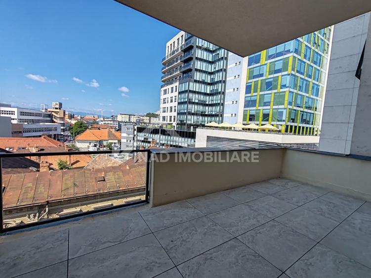 Apartament cu 3 camere, 2, bai, balcon si terasa, Strada Constanta