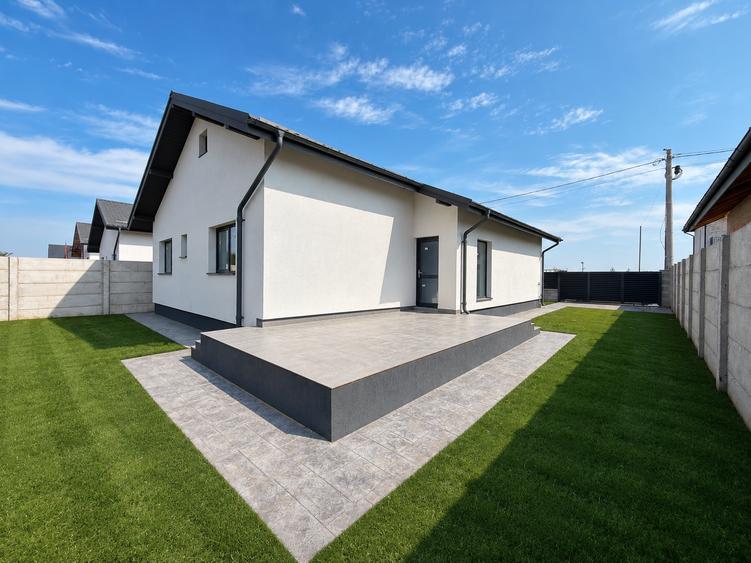 Casă de vânzare parter individuală | 4 camere | Berceni Ilfov | 450 mp, La cheie
