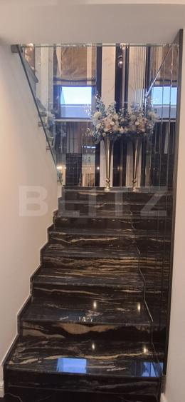 Penthouse de vanzare, 307.60 mp, zona Frumoasa