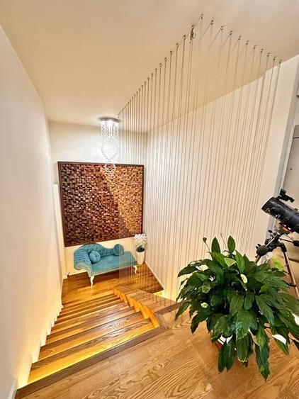 Penthouse de vanzare 7 camere de 500 mp plus 2 terasa 260 mp zona Buna ziua