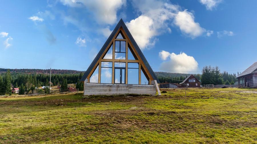 2 Cabane A-Frame în Smida – 1400 mp teren – ideale pentru business turistic
