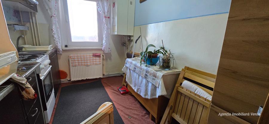 Apartament 3 camere la strada Calea Nationala