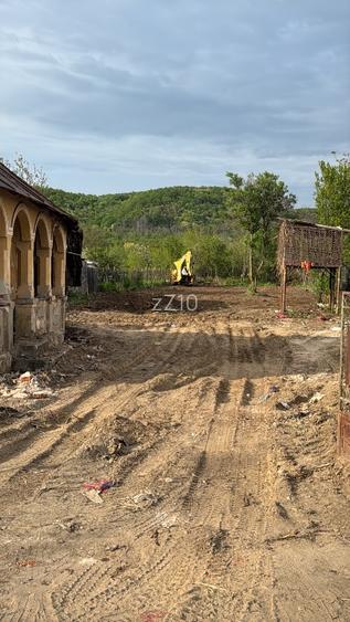 Teren 1055 mp Topoloveni Carcinov, construcție existentă, autorizație rapidă.  - 3