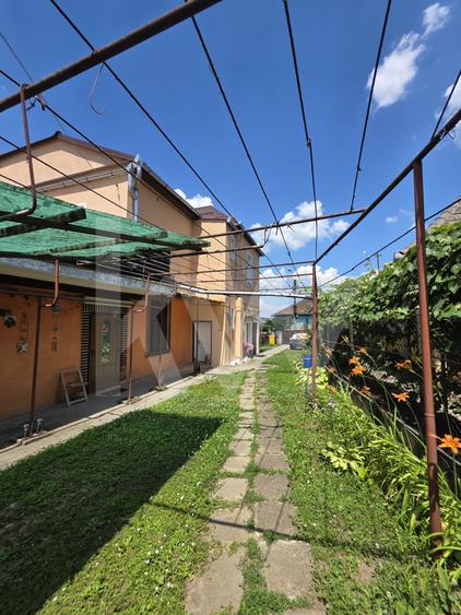 Casa cu gradina de vanzare Medias curte comuna