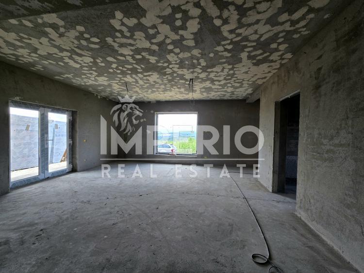 Casa pe un singur nivel cu 600m de teren si vedere spectaculoasa spre munte!