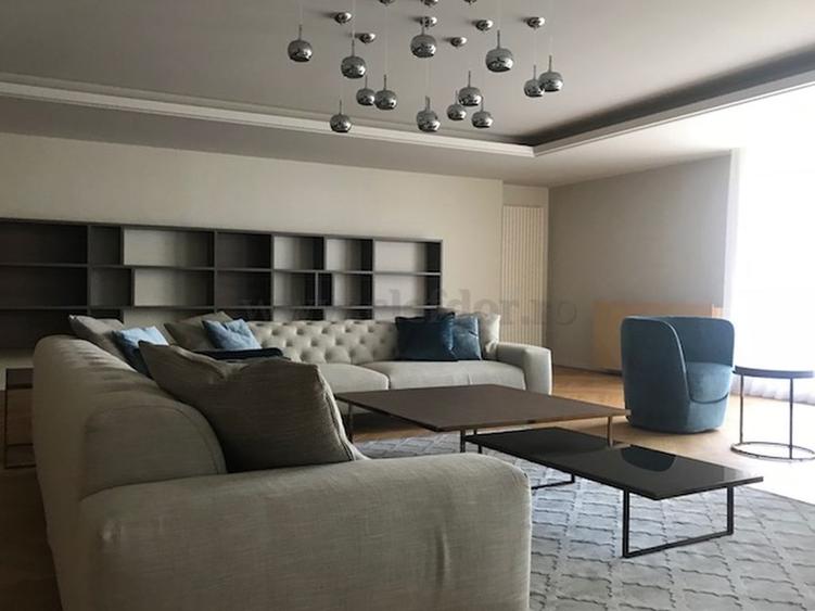 Apartament cu 4 camere de închiriat în zona Primaverii