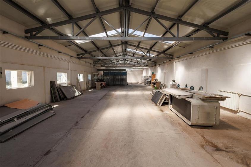 Hala Industriala Renovata + 1500 MP Teren Halchiu