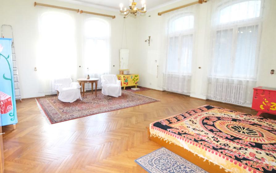 Oferta Chirie 5 camere si curte superb vila consolidata Ultracentral Bucuresti