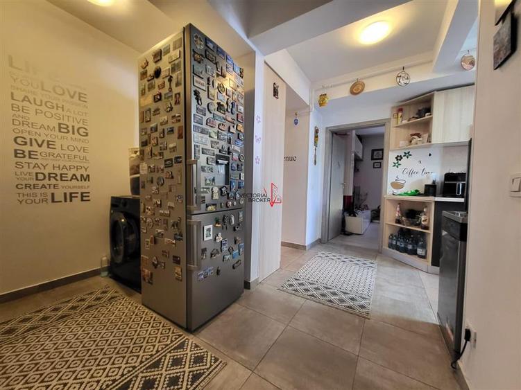 3 CAMERE DECOMANDAT + 2 PARCARI + 30MP CURTE IN PROPRIETATE