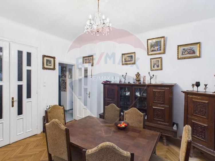 Vila generoasa cu 5 camere si curte, de vanzare in zona 13 Septembrie - 16