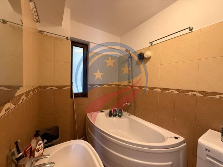 Apartament 3 camere/de inchiriat/1 mai/Ciuperca