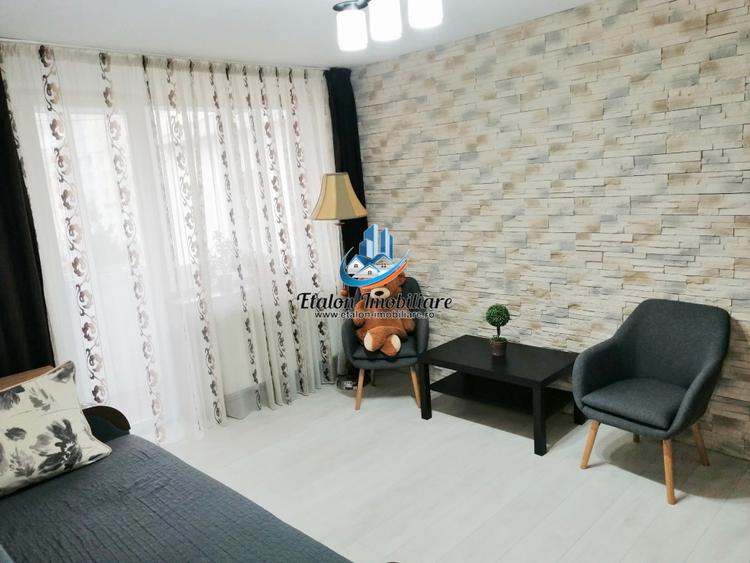Apartament 2 camere semidecomandat, Piata Darmanesti