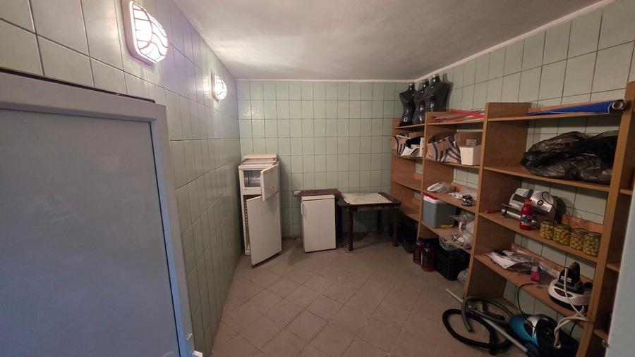 Clădire Comercială + Apartamente | 390 mp | Drumul European |