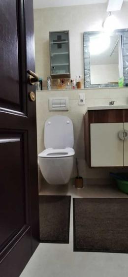 PALAS !! Apartament 3 cam decomandat foarte ingrijit.
