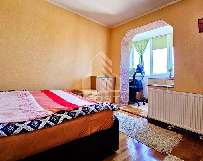Apartament 4 camere, decomandat 2 bai, 2 balcoane, Central