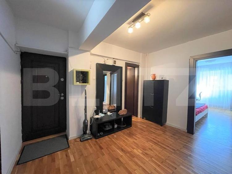 Apartament 3 camere, decomandat, 80 mp, balcon, Piata Cipariu