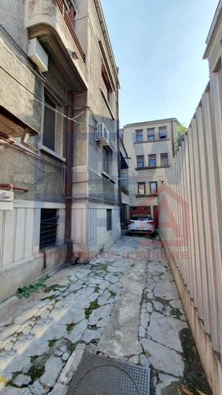 Proprietate deosebită într-o casă interbelică, de vanzare in zona Unirii