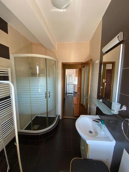 Apartament 2 camere, modern, bloc nou, Centru, loc parcare!
