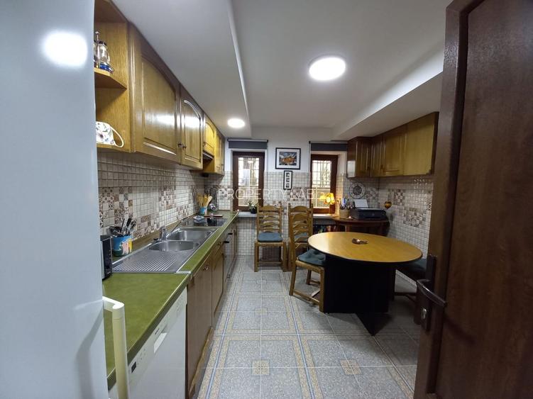 Apartament central la demisol înalt - 9