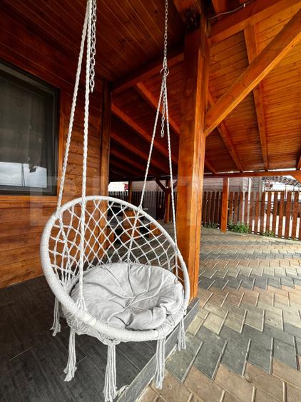 Cabană cu 3 dormitoare, 3 băi, terasă și teren de 400 mp în Băile Figa