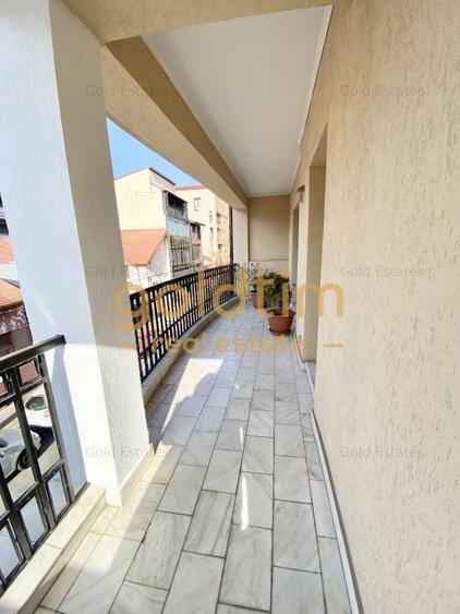 VILA SUPERBA 7 CAMERE, 330MP, D+P+2+M, PTA. DOMENII-STRADAL,2004/BIROURI-CLINICA