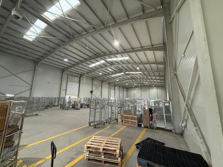 Hală industrială de vânzare | 2.350 mp | Vizibilitate din Centura