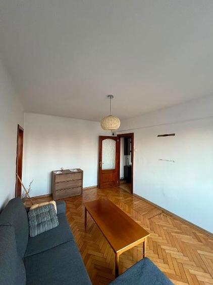 Inchiriez ultracentral apt. 2 camere,et.4, nedecomandat, mobilat,utilat