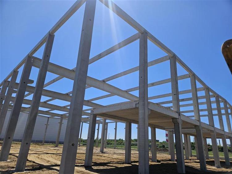 Hala industriala noua în parcul industrial II - H 12 metri