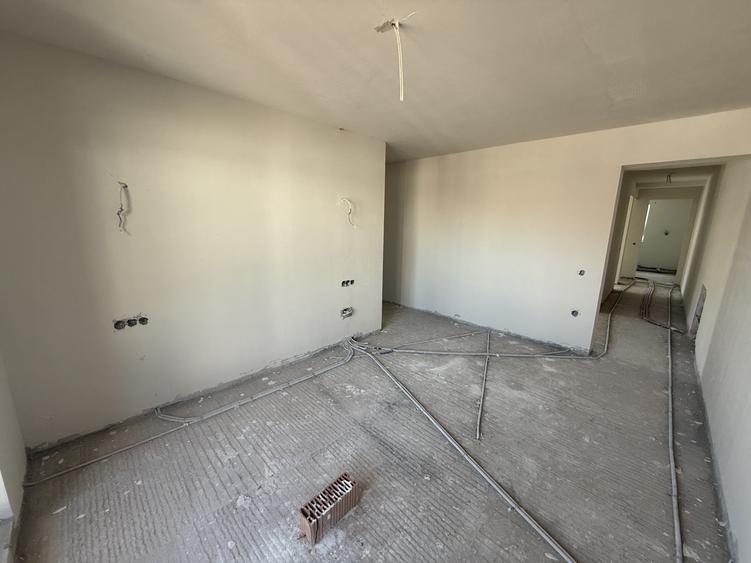 Casa duplex - 170 mp utili - 4 camere - 550 mp teren - zona Tautiului, Floresti!