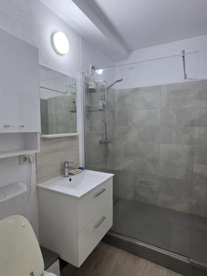 Mamaia Nord, garsoniera la 60m de plaja, mobilata, centrala pe gaz, boxa
