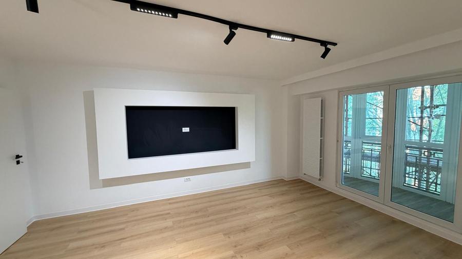 3 CAMERE 3/8 83MP BL 1995 MONOLIT RENOVAT COMPLET SCOALA 81 METROU CENTRALA