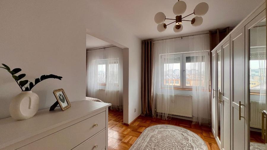 Vând apartament 5 camere
