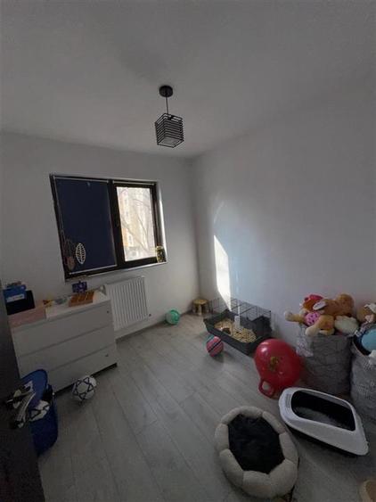 Apartament 4 camere Semidecomandat Berceni