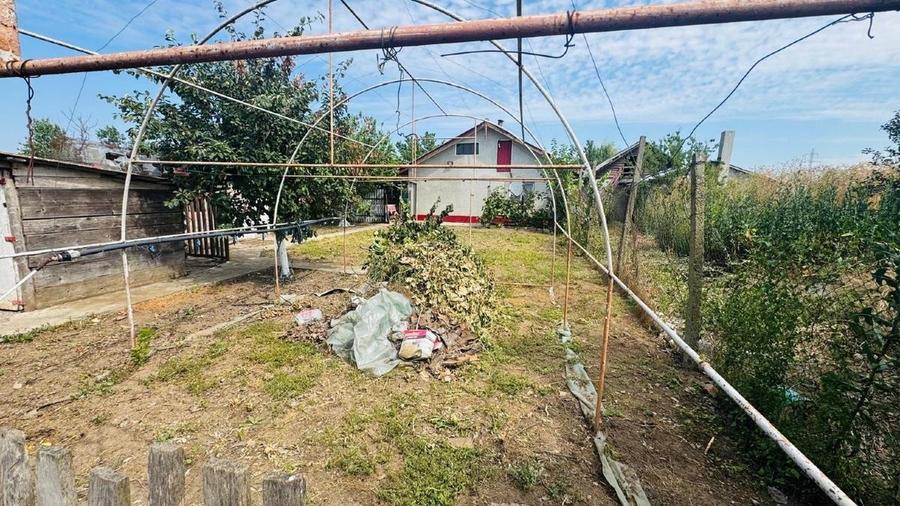 Casă de vânzare în Fetești-Gară – Zonă liniștită, lângă parc , teren 510 mp