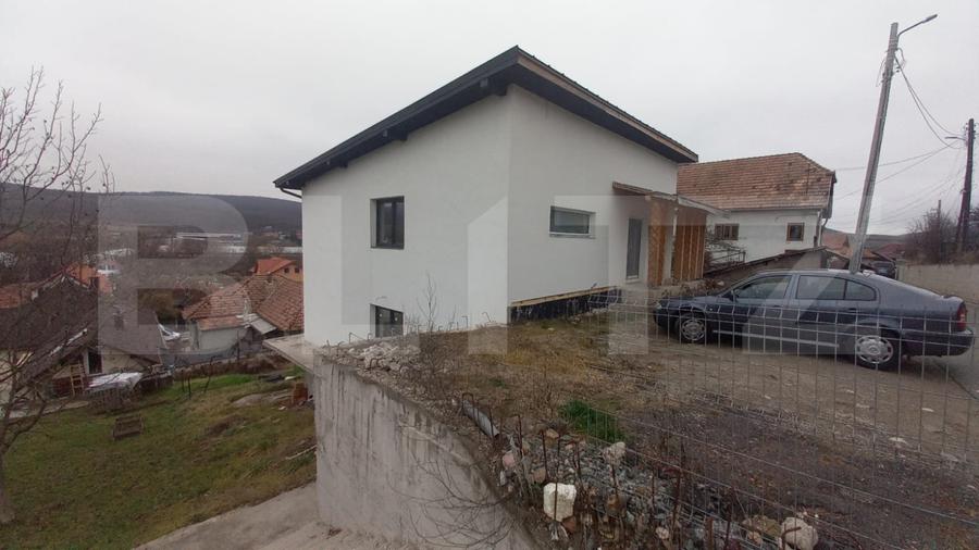 Oportunitate ! Casa individuala 240 mp utili , panorama, zona centrala Baciu !