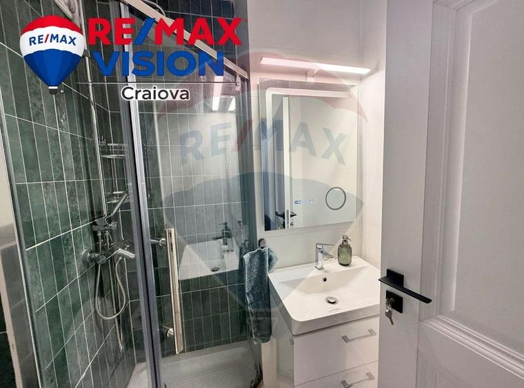 Apartament cu 4 camere de închiriat în zona Central