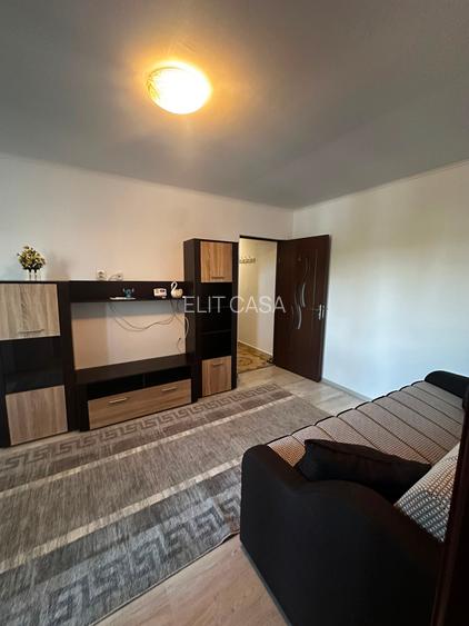 Apartament cu 2 camere, etajul 2/4, zona Alexandru cel Bun - 2