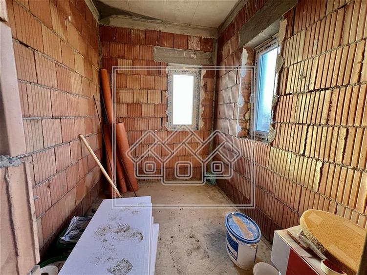 Casa individuala - 7 camere - teren 727 mp - intabulata