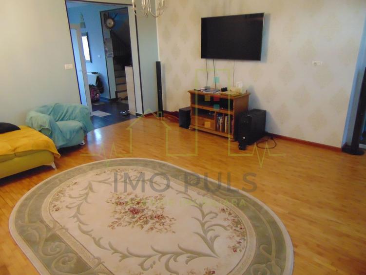 Casa individuala. 5 dormitoare. 4 bai.