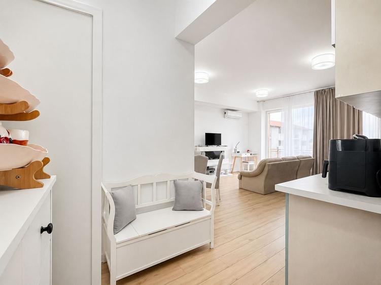 De inchiriat apartament cu 2 camere + loc de parcare - Giroc intrare