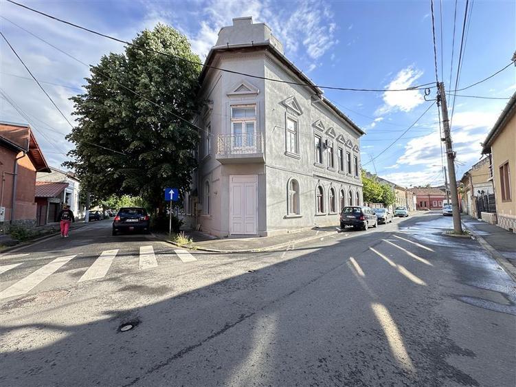 Apartament 2 camere. Zona Ultracentrala, Arad.