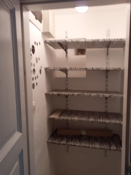 Vand casa cu 2 cam.in zona Semicentral