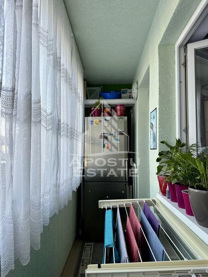 Apartament cu 3 camere de vanzare, 60 mp, parter, Giroc