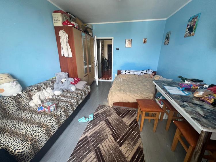 vand garsoniera tiglina 1 et 10 pret 32.000 euro neg - 4