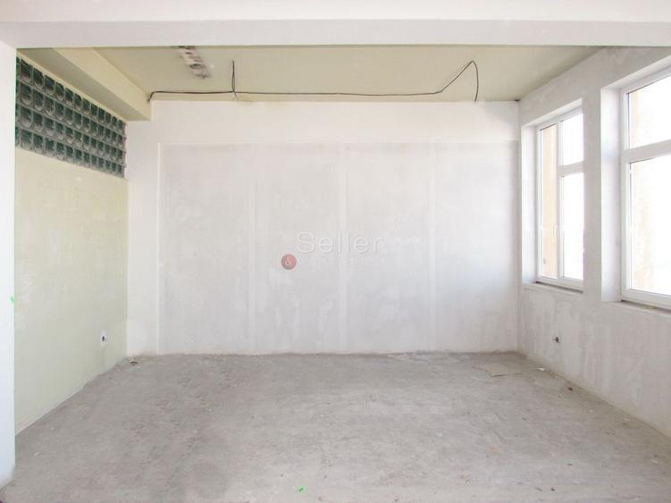 Cladire Office