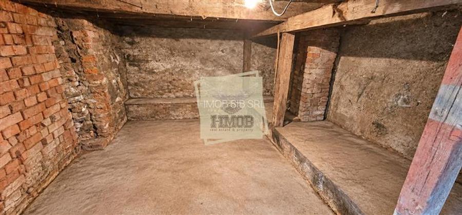 Casa saseasca cu potential remarcabil in Cisnadioara - 6