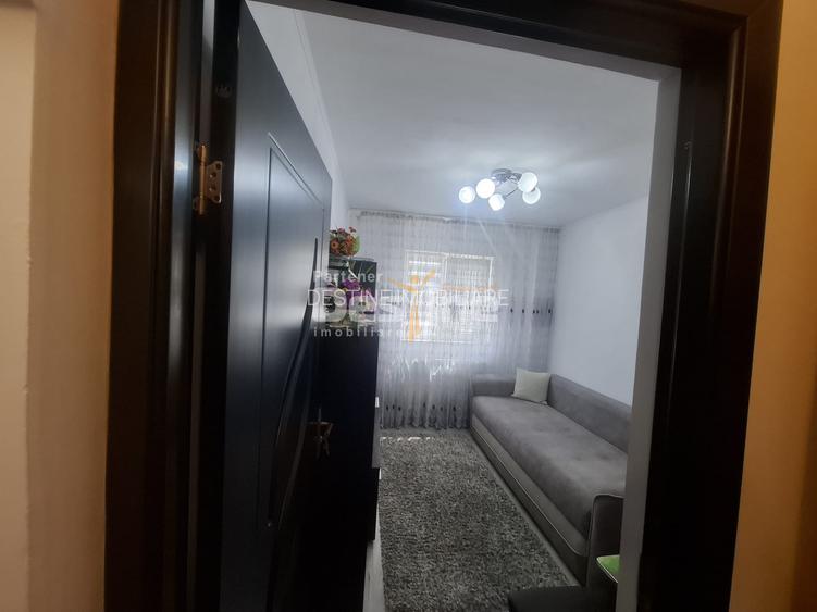 Apartament TĂTĂRAȘI SUD, 3 camere, Semidecomandat, an 1978, 50 mp utili, etaj 3 - 5