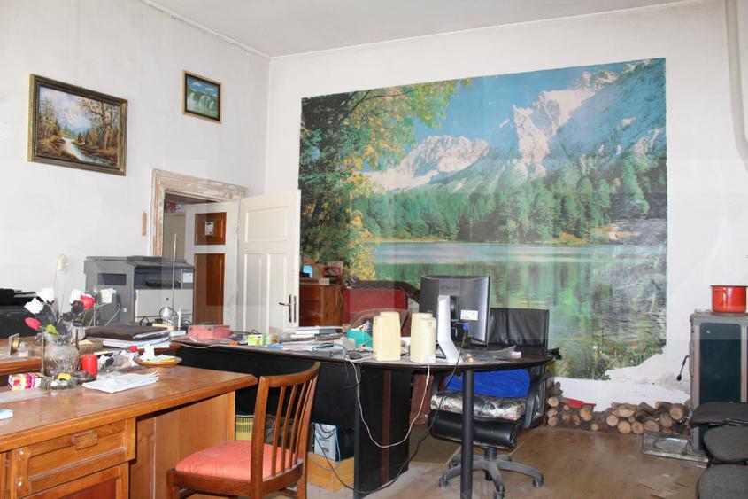Doua cladiri de birouri de vanzare, 116 mp I Curte I Central