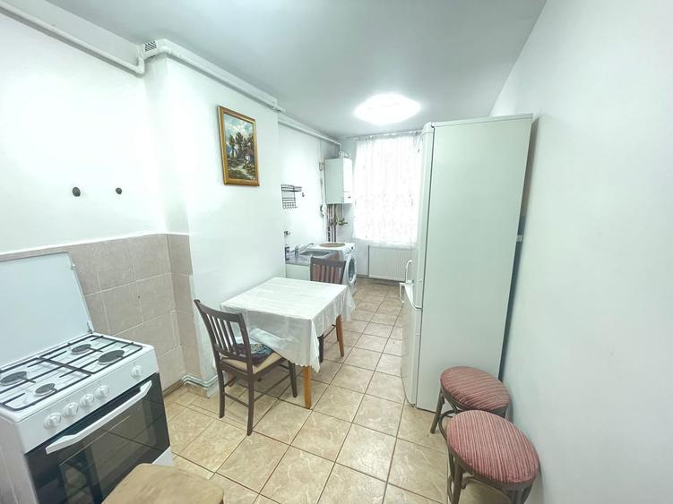 Apartament 2 Camere De Inchiriat | Decomandat | Central | The Office | Etaj 3/4